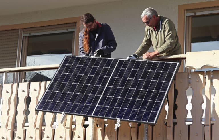 Sonnenstrom vom eigenen Balkon